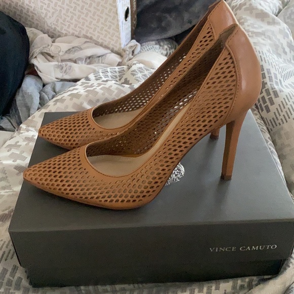 Heels - Picture 3 of 3